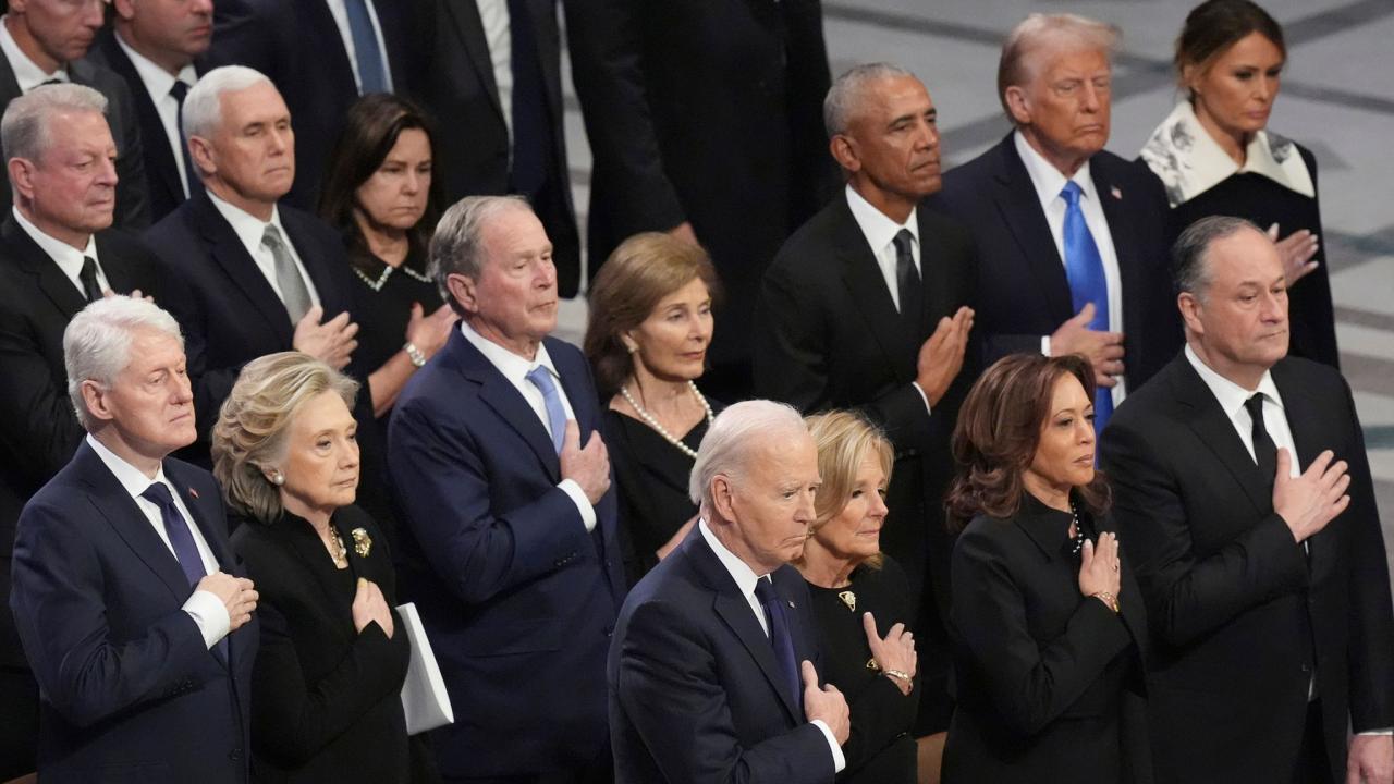 All five living US presidents pictured together at funeral of Jimmy